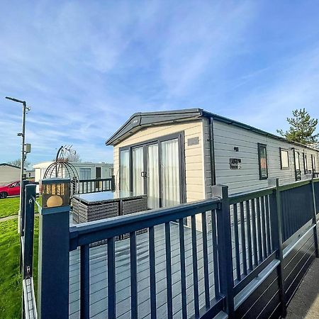 Stunning 8 Berth Caravan With Decking At Kessingland Beach Ref 90017D Benacre Екстер'єр фото
