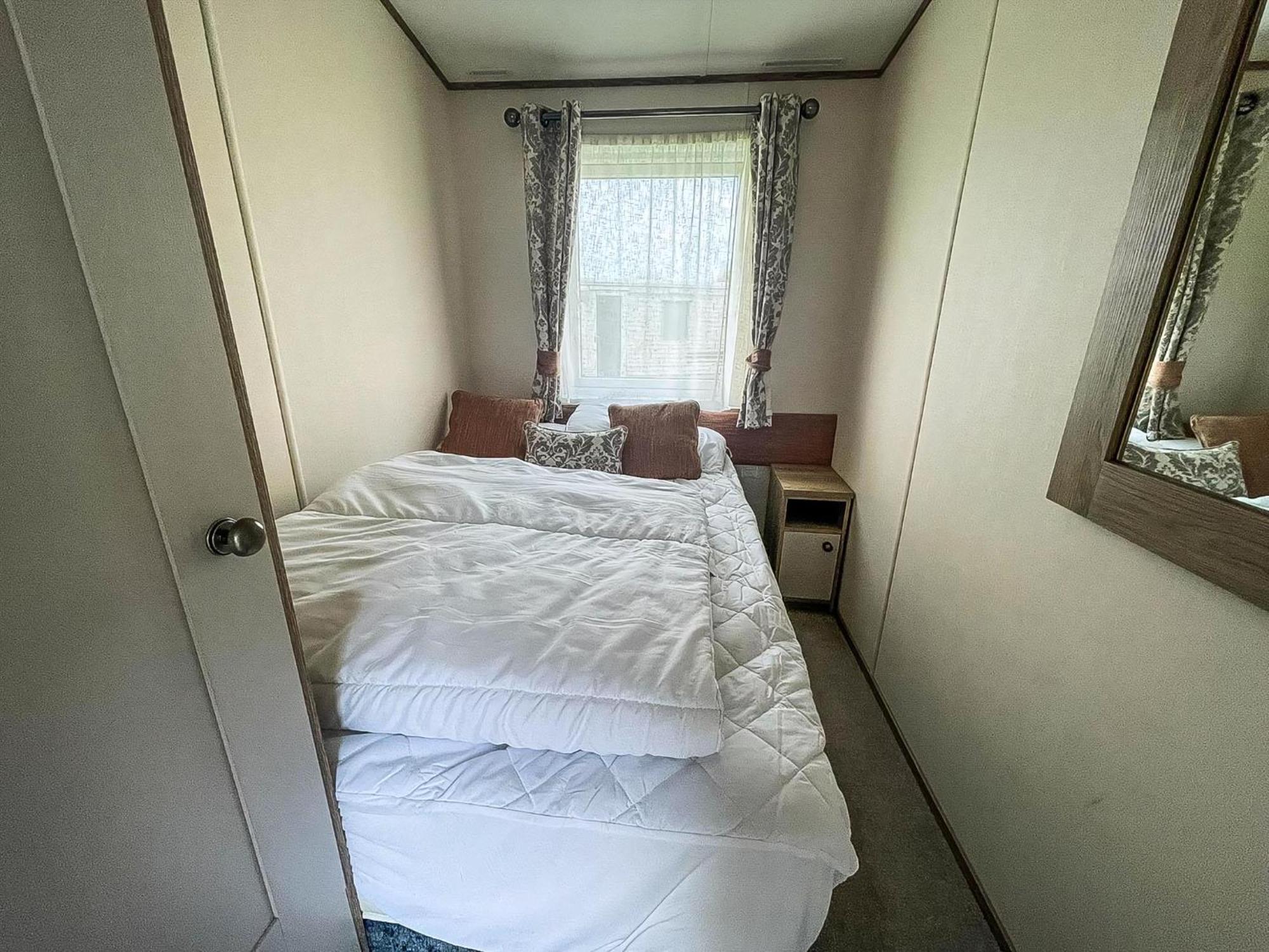Stunning 8 Berth Caravan With Decking At Kessingland Beach Ref 90017D Benacre Екстер'єр фото