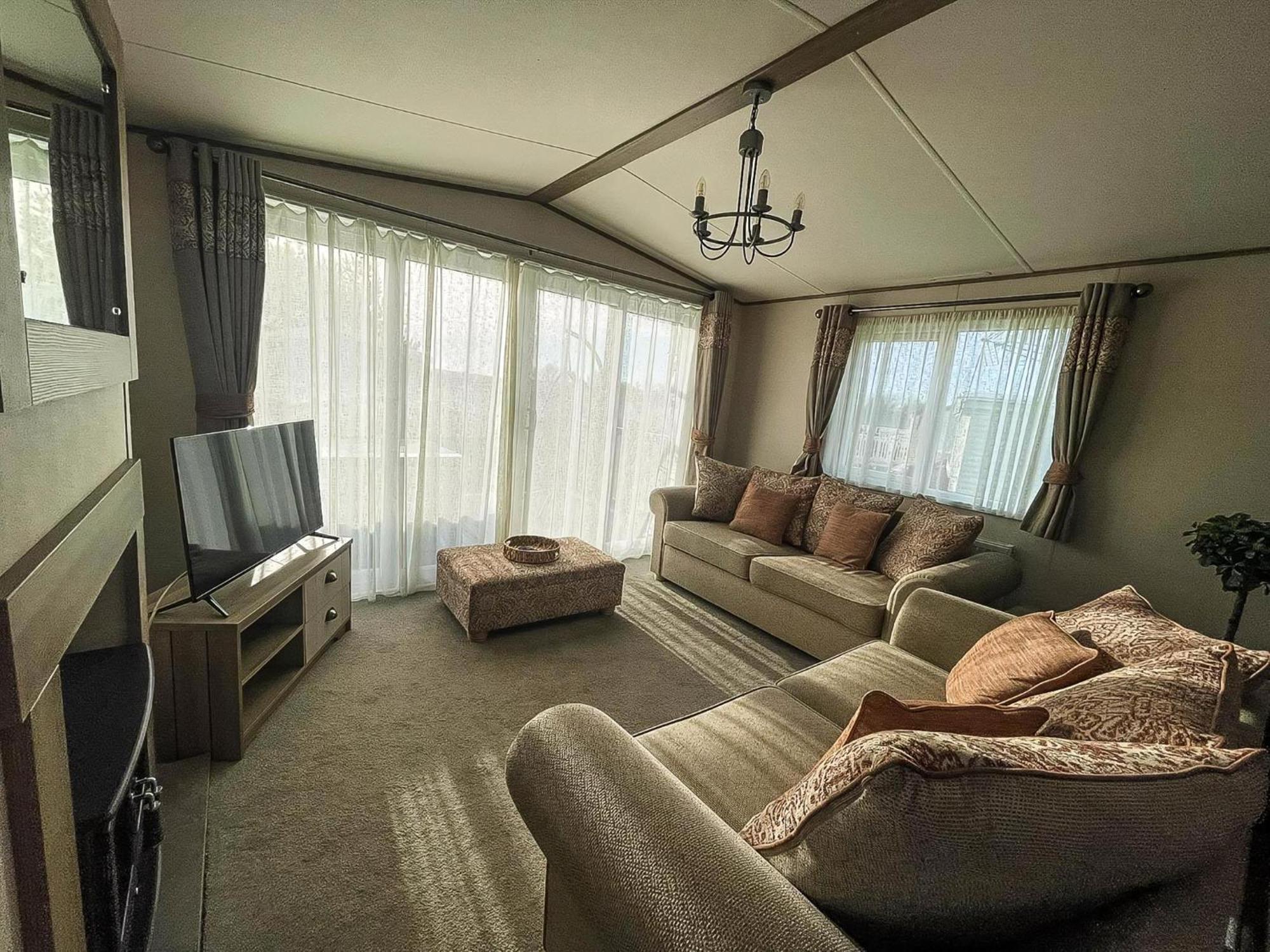 Stunning 8 Berth Caravan With Decking At Kessingland Beach Ref 90017D Benacre Екстер'єр фото